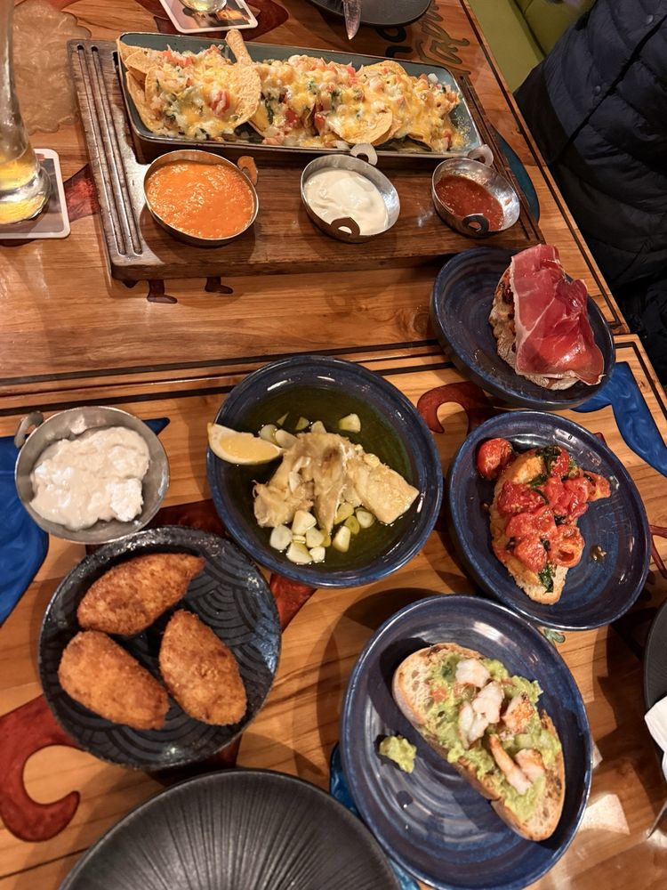 Mundo Tapas Bar Restaurant