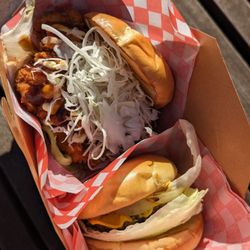 Wakwak Burger - Cheeseburger and chicken cutlet burger