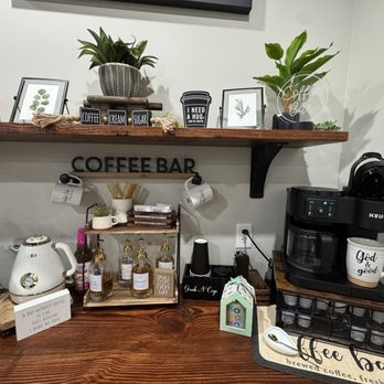 Heritage Oaks RV Resort - Coffee bar! - Campgrounds Near Me - Wellborn, Florida