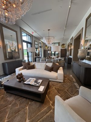 RH Courtyard Restaurant at RH Nashville by null