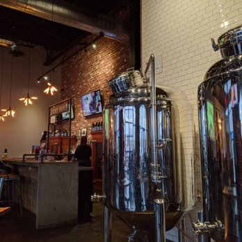 Royal Docks Brewing - Bar in main seating area - Breweries Near Me - Canton, Ohio