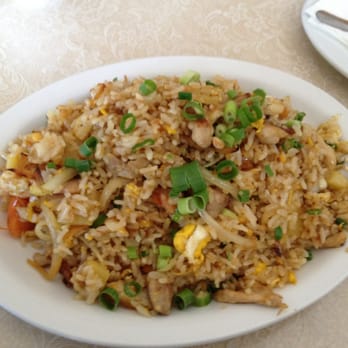 S&P Kitchen - Pineapple fried rice - Thai Near Me - Honolulu, Hawaii