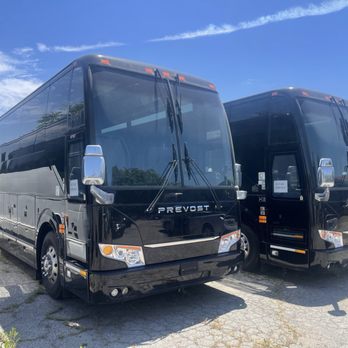 EZ Vans - 40-50-52-56 Passenger Corporate Buses - Airport Shuttles Near Me - Lake Forest, California