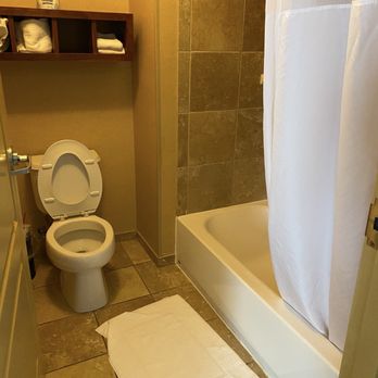 Hampton Inn Lincoln - 1 king bathroom - Hotels Near Me - Lincoln, Illinois Hampton Inn Lincoln - 1 king bathroom - Hotels Near Me - Lincoln, Illinois