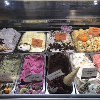 IL Gelato Cafe Kahala - Cute Halloween display case! - Gelato Near Me - Honolulu, Hawaii