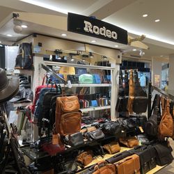 Rodeo Leather - Todo es cuero