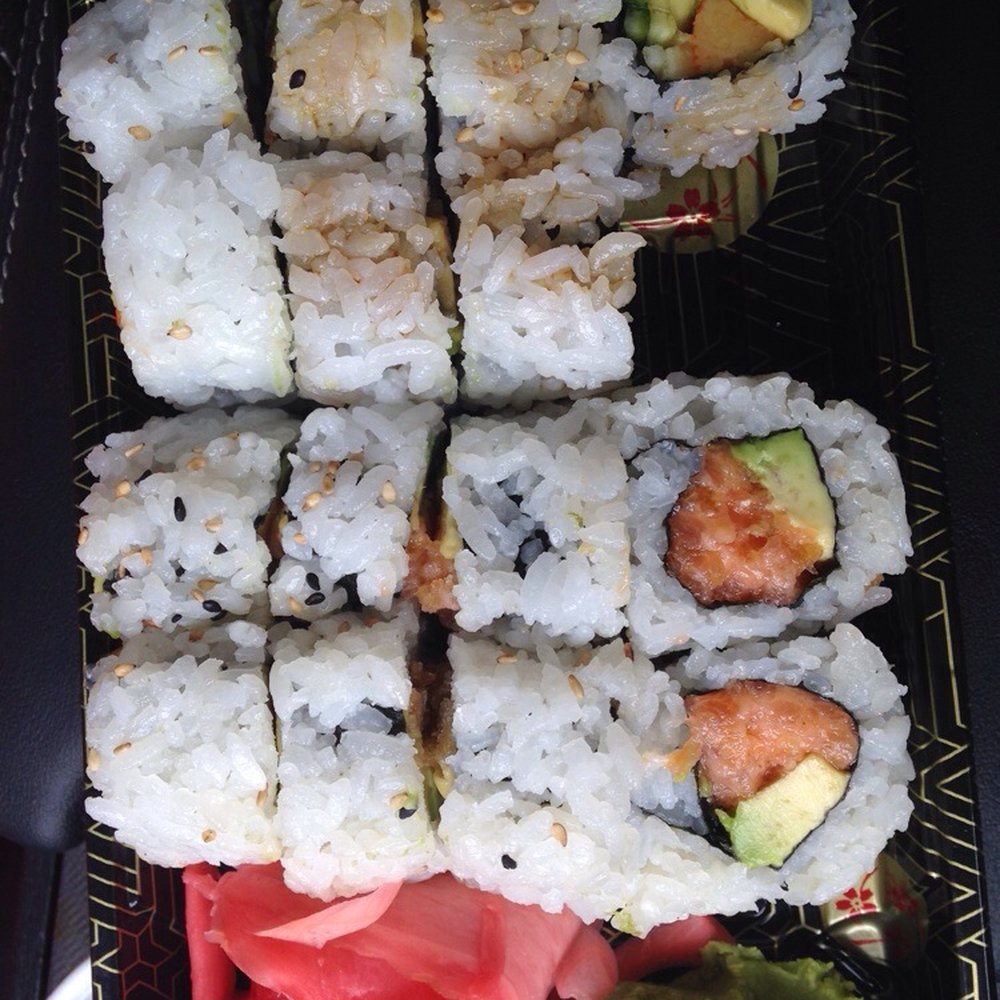 Spicy tuna roll AND OLD wasabi mmmmm Spicy tuna roll AND OLD wasabi mmmmm