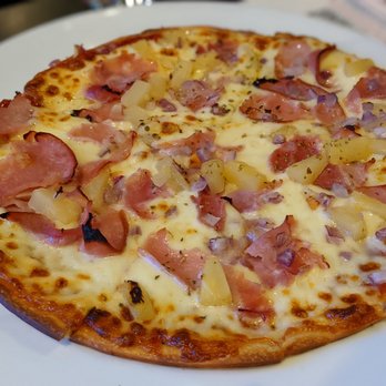 Jac's Cekola's Pizza - Hawaiian pizza! So delicious. - Burgers Near Me - Kalamazoo, Michigan