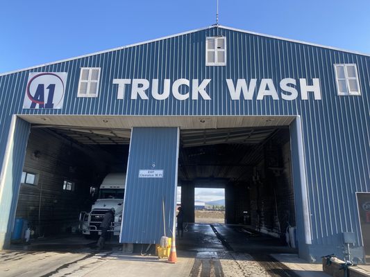 Dynamic Car Wash Post Falls View in 4K Dynamic Car Wash Post Falls View in 4K