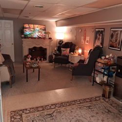 Serenity Salon and Spa - Relaxing waiting area with complimentary coffee, tea, hot chocolate, and snacks.