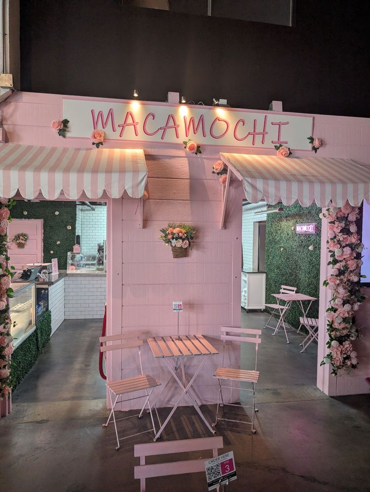 Macamochi Logo