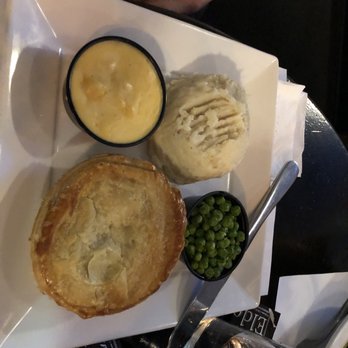the Eldo - Veggie pie - tasty! - Sports Bars Near Me - Long Beach, California the Eldo - Veggie pie - tasty! - Sports Bars Near Me - Long Beach, California