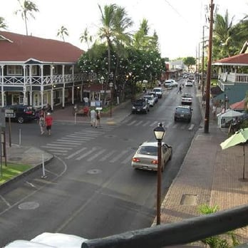 Cool Cat Cafe - Ausblick von der Terrasse des Cool Cat Cafe auf die Front Street - Burgers Near Me - Kihei, Hawaii