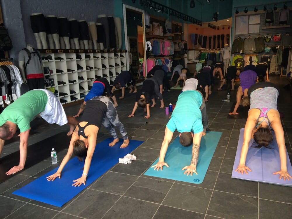 LULULEMON Updated November 2024 23 Reviews 1400 Willowbrook Mall