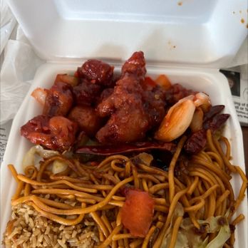 Golden Chopstix - Wow, they only game me like 7 pieces of meat in this order. Portions are really small. What a disappointment! Will most like not comeback. - Chinese Near Me - Corona, California