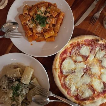 Uva Enoteca - Pasta Pomodoro, Daviola pizza - Italian Near Me - San Francisco, California Uva Enoteca - Pasta Pomodoro, Daviola pizza - Italian Near Me - San Francisco, California