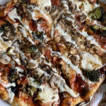 Blaze Pizza - Build Your Own Pizza (11-inch) - Pizza Near Me - Roanoke, Virginia