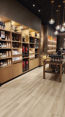 Cooper’s Hawk Winery & Restaurant by null