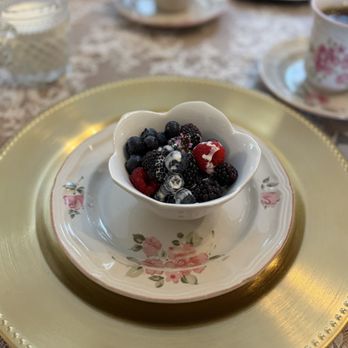 Heceta Lighthouse Bed & Breakfast - Fruit & cream - Bed & Breakfast Near Me - Yachats, Oregon Heceta Lighthouse Bed & Breakfast - Fruit & cream - Bed & Breakfast Near Me - Yachats, Oregon