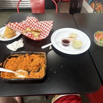 Chatore Indian cuisine - Amazing butter chicken, samosa and garlic naan - Indian Near Me - Fresno, California Chatore Indian cuisine - Amazing butter chicken, samosa and garlic naan - Indian Near Me - Fresno, California