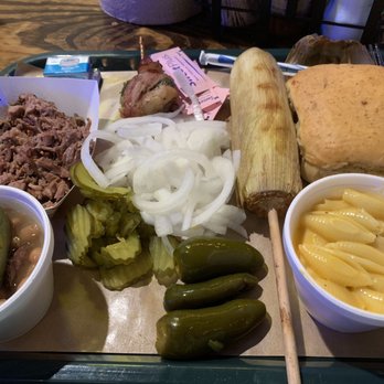 Hard Eight BBQ - Chopped Smokey brisket, chicken "popper", roasted corn, jalapeño sourdough bread, Mac and cheese, toppings, and bland free beans - Barbeque Near Me - Burleson, Texas Hard Eight BBQ - Chopped Smokey brisket, chicken "popper", roasted corn, jalapeño sourdough bread, Mac and cheese, toppings, and bland free beans - Barbeque Near Me - Burleson, Texas