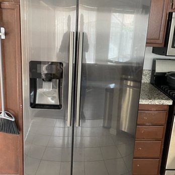 BZ Moving - My fridge they moved safely - Movers Near Me