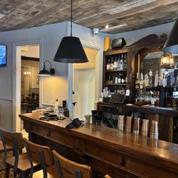 The Inn on Main - Bar area