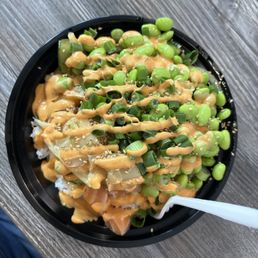 Build your own bowl with salmon, poke spicy sauce, edamame etc. Build your own bowl with salmon, poke spicy sauce, edamame etc.