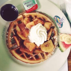 La Casa del Waffle - Waffle de manzana con canela