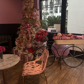 Kouklas Cafe - Decor - Bakeries Near Me - San Diego, California