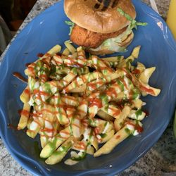 Pollo Shaddai - Chicken sandwich with French fries!!