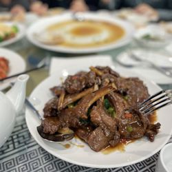 粤皇鼎海鲜会所