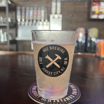 902 Brewing - Blood Orange Seltzer - Breweries Near Me - Jersey City, New Jersey