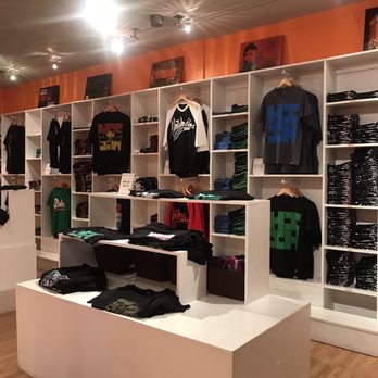 Hawaii's Finest Clothing - Men's Clothing Near Me - Honolulu, Hawaii Hawaii's Finest Clothing - Men's Clothing Near Me - Honolulu, Hawaii