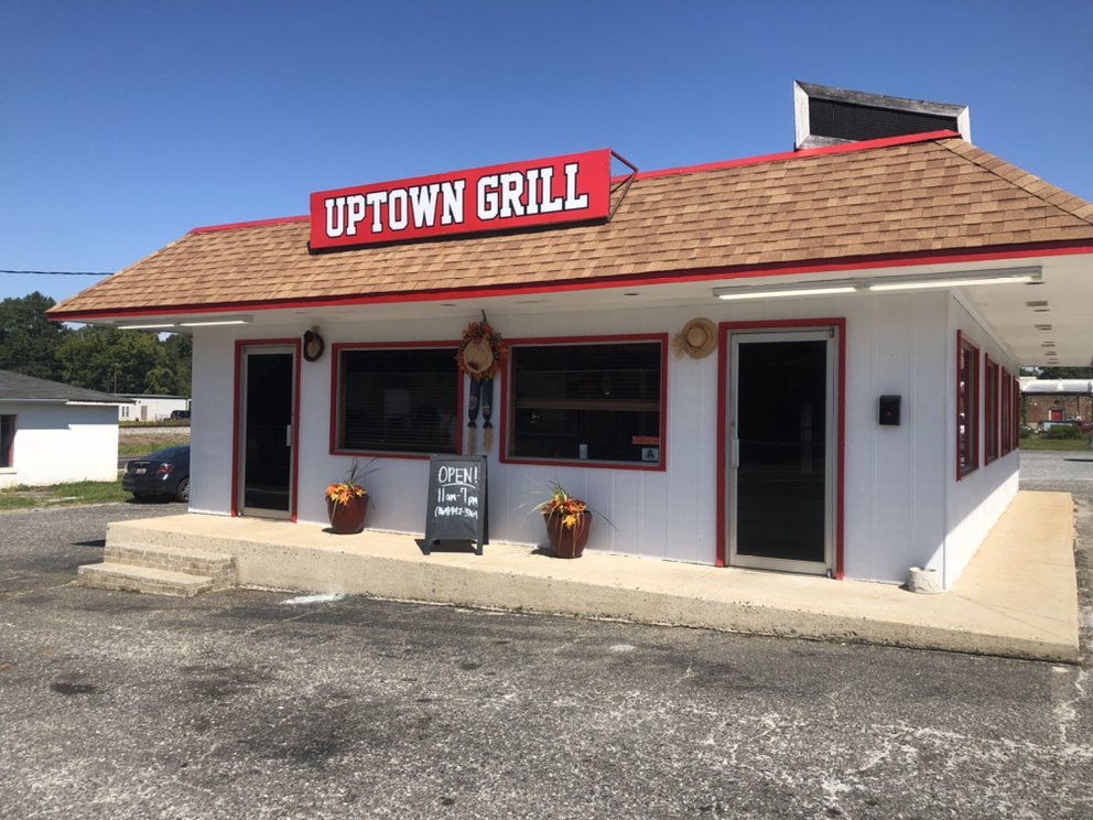 UPTOWN GRILL Updated June 2024 12 Photos 104 N Rutherford St