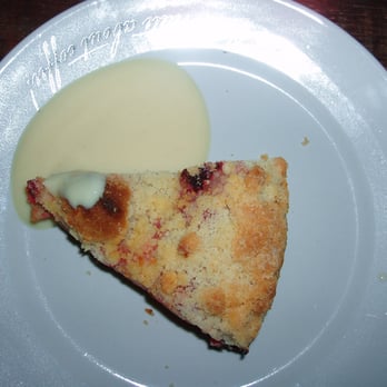 Espresso House - Espresso House  Drottninggatan Stockholm: Crumbled pie with vanilla sauce - Cafes Near Me - Stockholm, Alberta