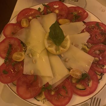 La Giostra - Tomato salad was sooooo good. Especially the local cheese - Tuscan Near Me - Florence, FI
