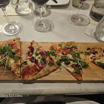 Waters Edge Wineries - Cauliflower flatbread - Wineries Near Me - Norfolk, Virginia Waters Edge Wineries - Cauliflower flatbread - Wineries Near Me - Norfolk, Virginia