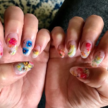 Le Nails - Nail Salons Near Me - Broadview Heights, Ohio