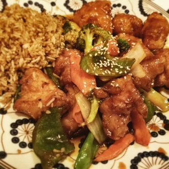 Wing Lee Restaurant - Sesame chicken - Chinese Near Me - Sterling Heights, Michigan