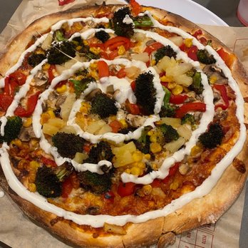 MOD Pizza - a veggie pizza on a plate - Fast Food Near Me - Great Falls, Montana