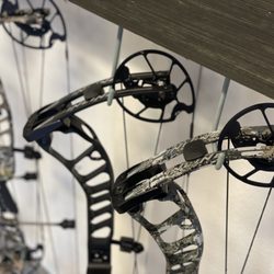 HUNTNHOUSE Archery by SOLO HNTR - Prime Inline bows