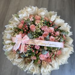 Lucy’s Custom Arrangements