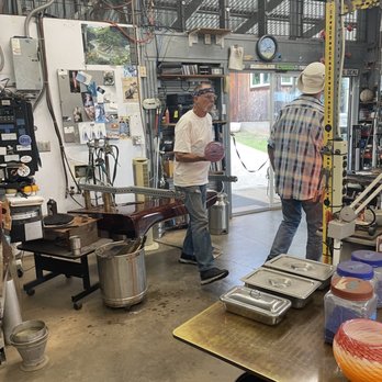 Worcester Glassworks - David and Bill working - Art Galleries Near Me - Kula, Hawaii