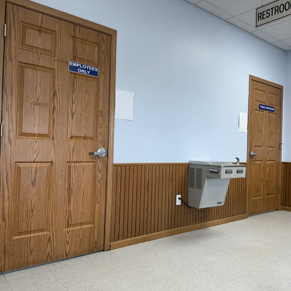 Drivers License Examining Station - Restrooms - Employees and Guest - Departments of Motor Vehicles Near Me - Jerseyville, Illinois