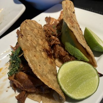 Mochomos - Tacos de cola: lightly fried corn tortilla with very tender oxtail meat. - Mexican Near Me - Ciudad de México, DIF Mochomos - Tacos de cola: lightly fried corn tortilla with very tender oxtail meat. - Mexican Near Me - Ciudad de México, DIF