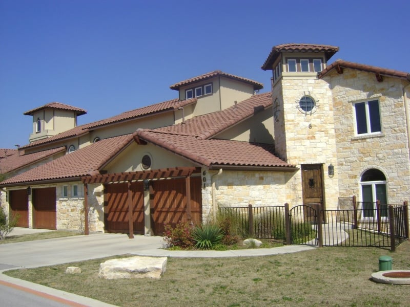 Slide of Areli Roofing