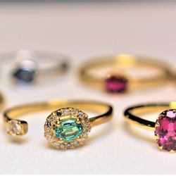 dhokan - schmale Goldringe mit Diamanten & Edelsteinen