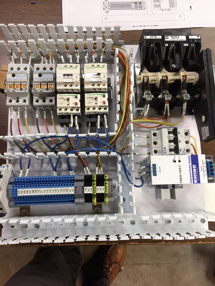 Slide of TRE Lighting & Electrical
