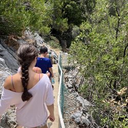 Houseboats.com - Shasta caverns